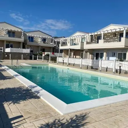Holiday home Coralie Con Piscina E Giardino Lu Razzoni