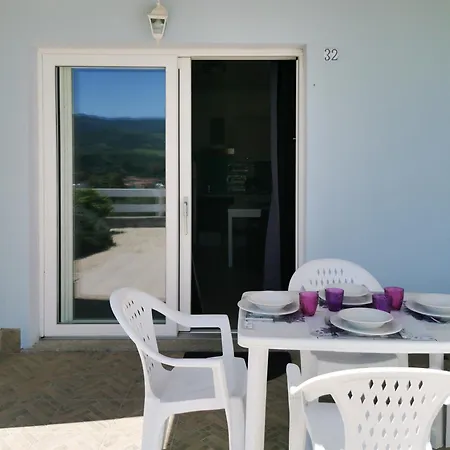 Holiday home Coralie Con Piscina E Giardino Lu Razzoni