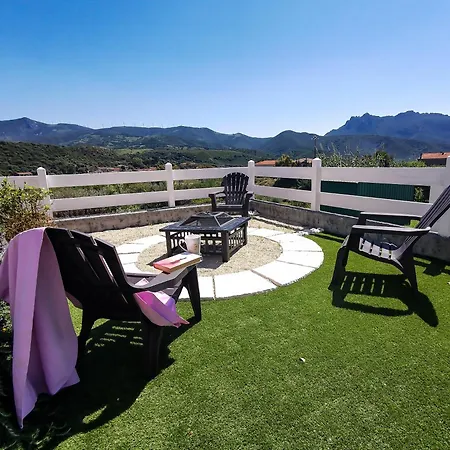 Holiday home Coralie Con Piscina E Giardino Lu Razzoni