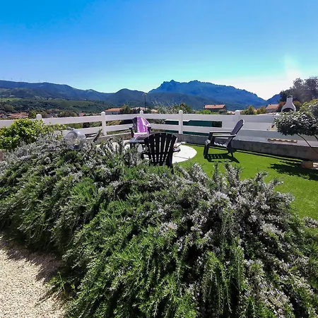 Holiday home Coralie Con Piscina E Giardino Lu Razzoni
