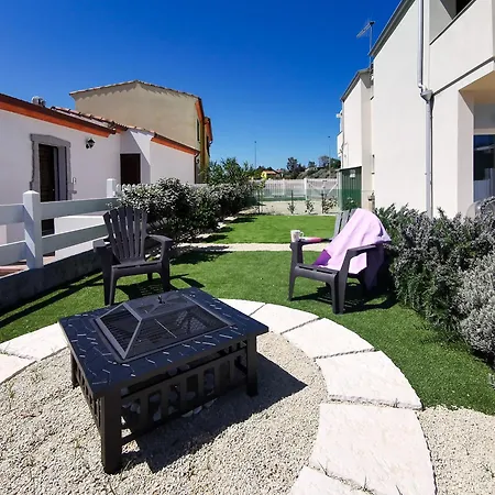 Holiday home Coralie Con Piscina E Giardino