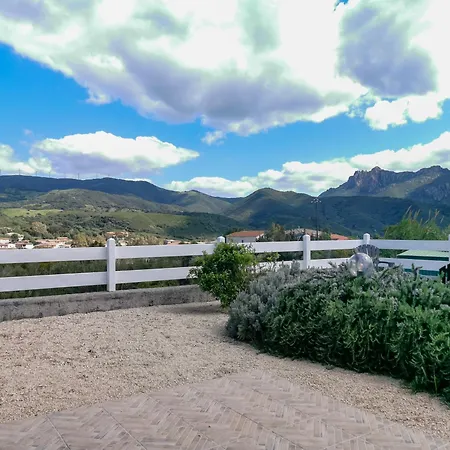 Holiday home Coralie Con Piscina E Giardino